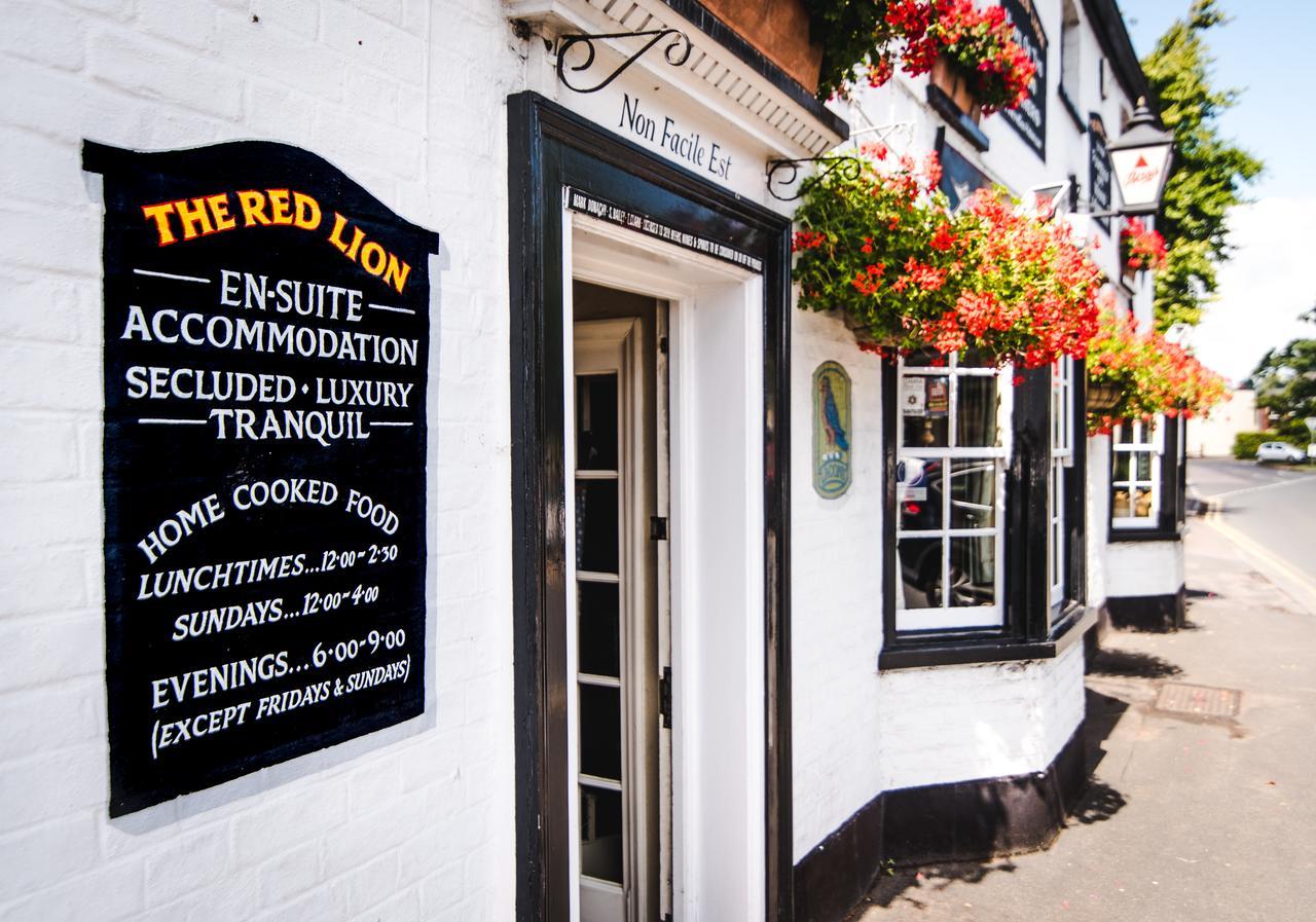 The Red Lion Hotel CBG Exterior foto